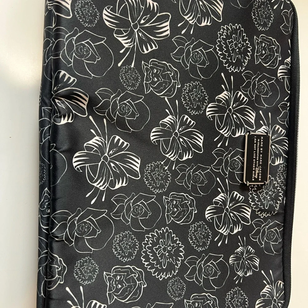 Marc By Marc Jacobs seeking ensures your